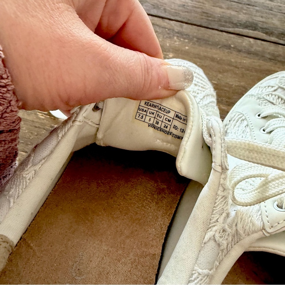 EUC - Vionic - Kearny Platform - Platform Sneaker… - image 7